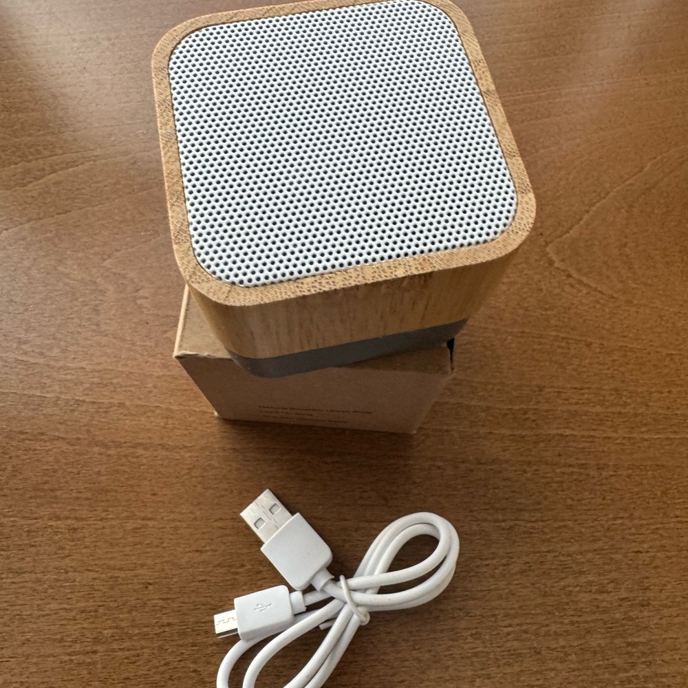 Bamboo Wireless Light-Up Speaker - Natural and Gray - Picture 5 of 8